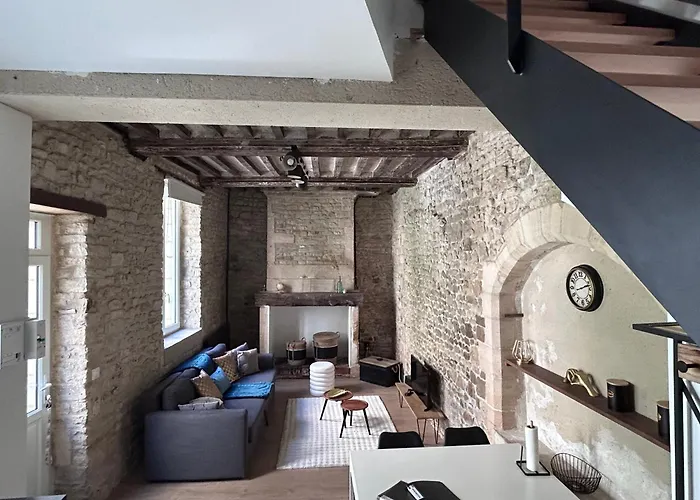 La Maison D'alcyone By Melrose Nyaraló